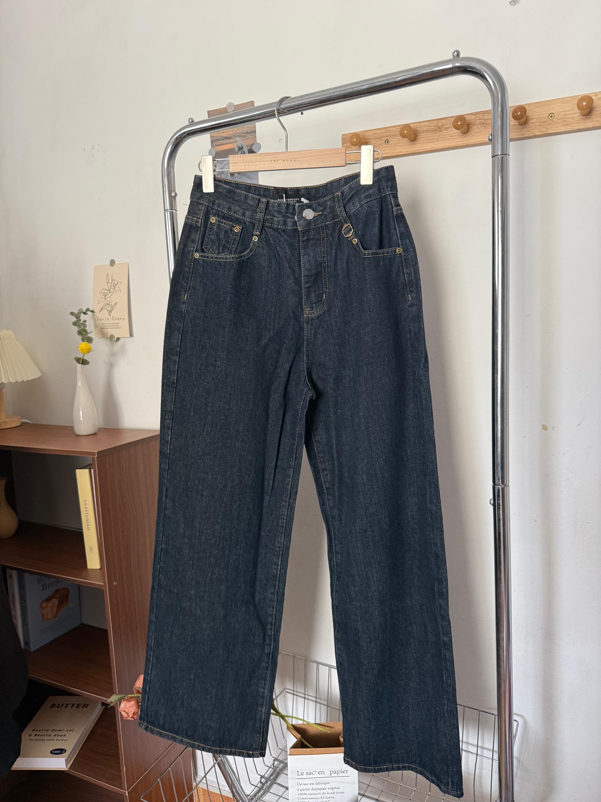 0127 WEEKEND JEANS