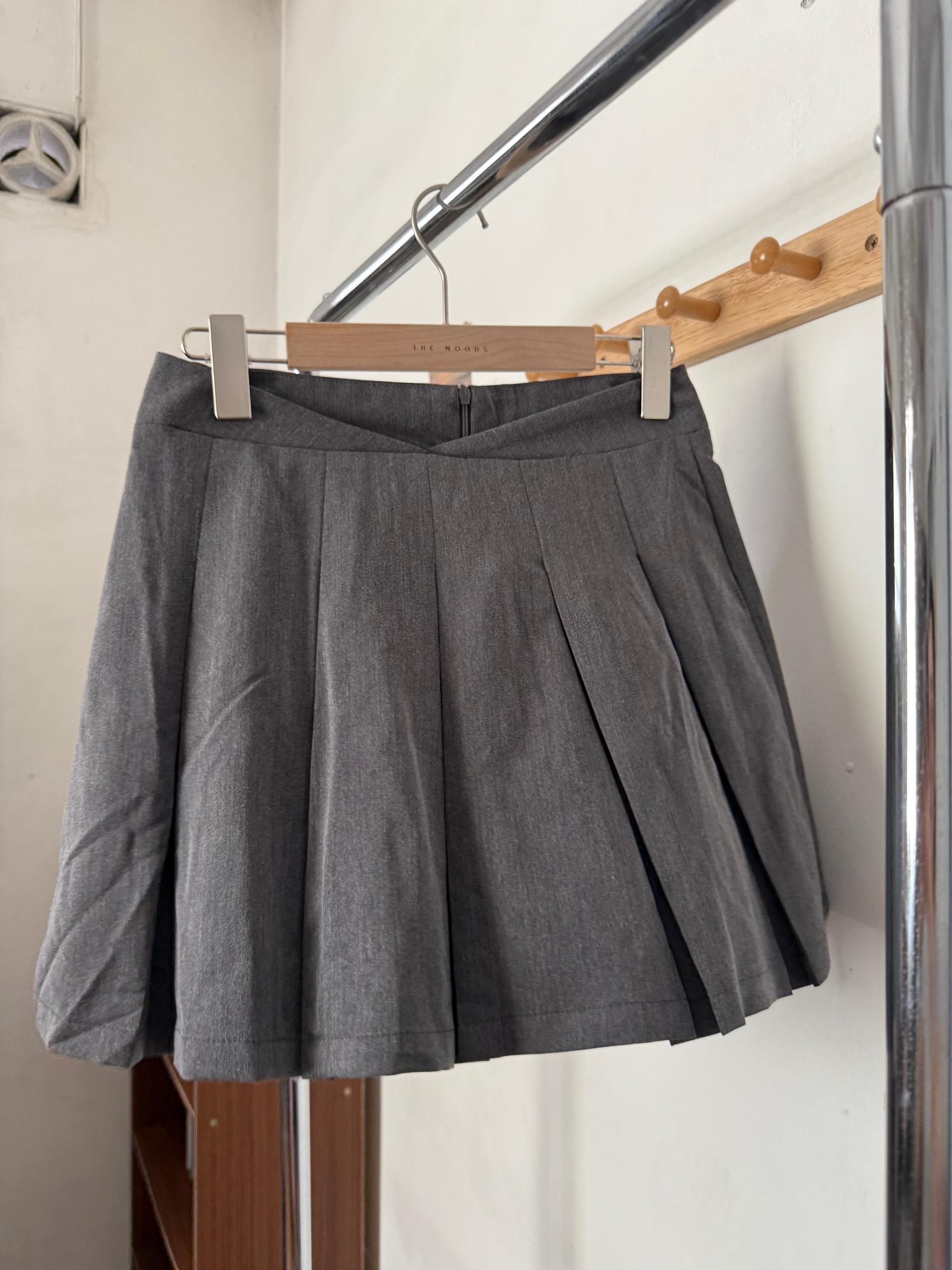 0118 STELLA PLEATED SKIRT