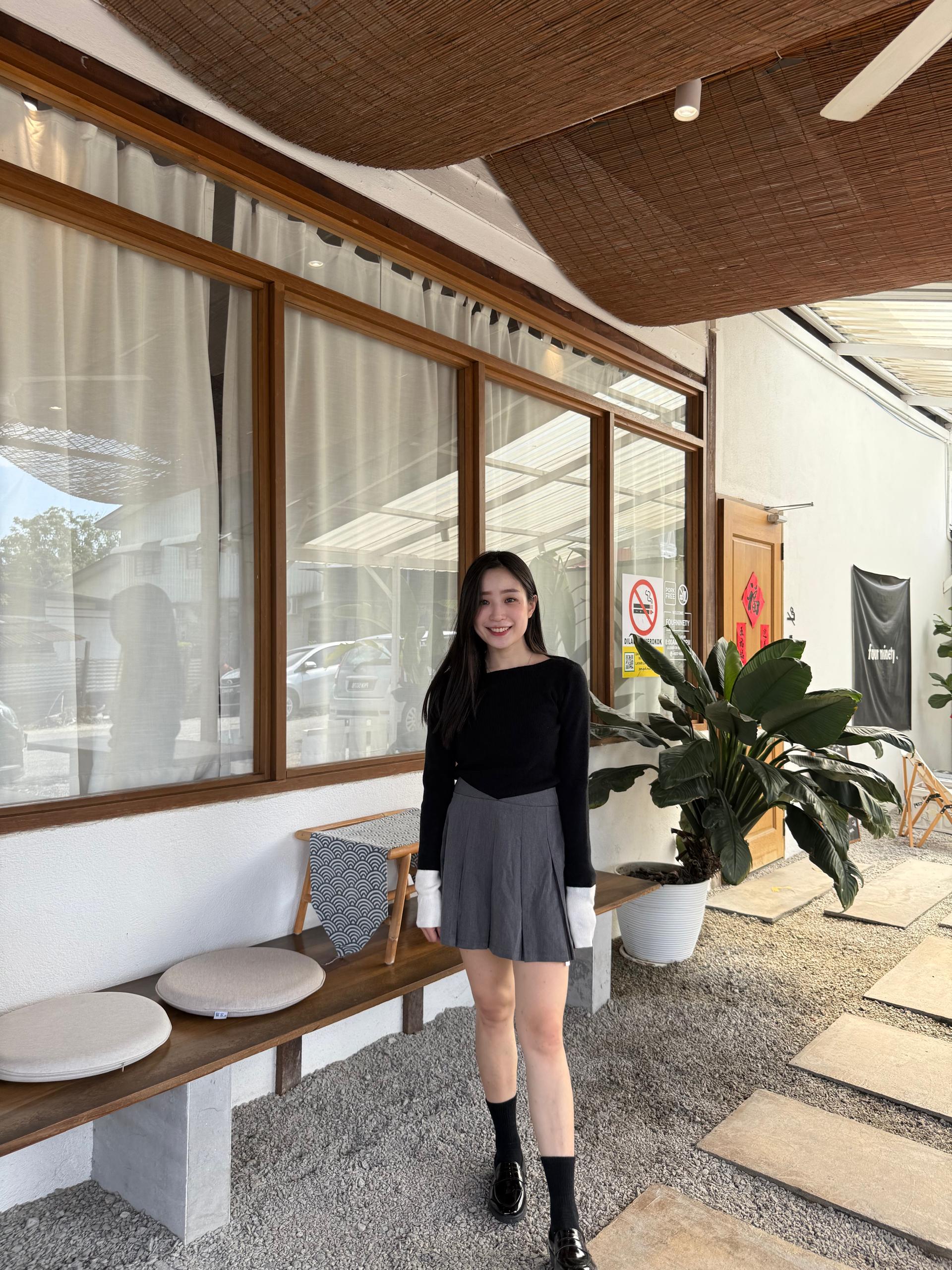 0118 STELLA PLEATED SKIRT