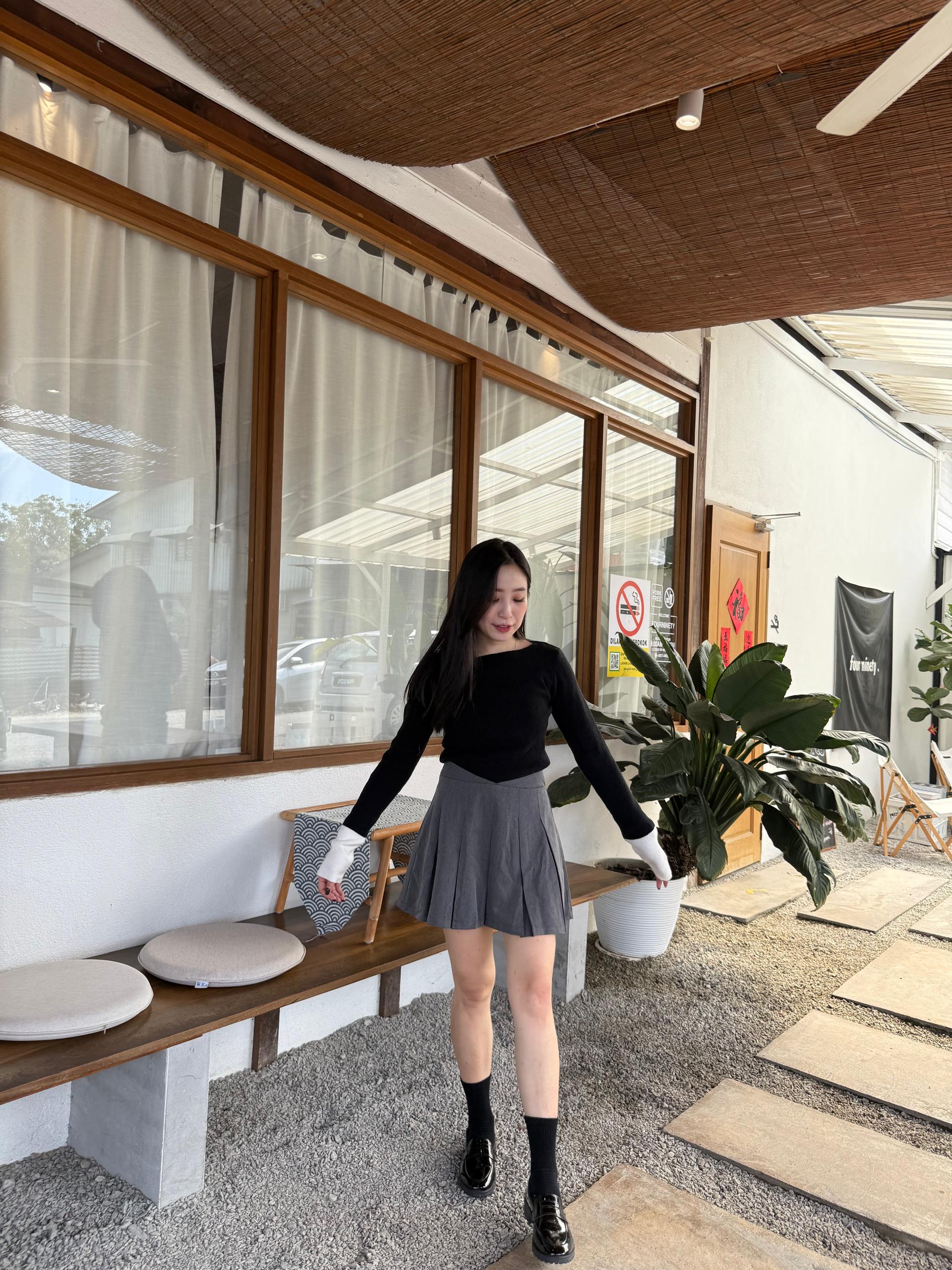 0118 STELLA PLEATED SKIRT