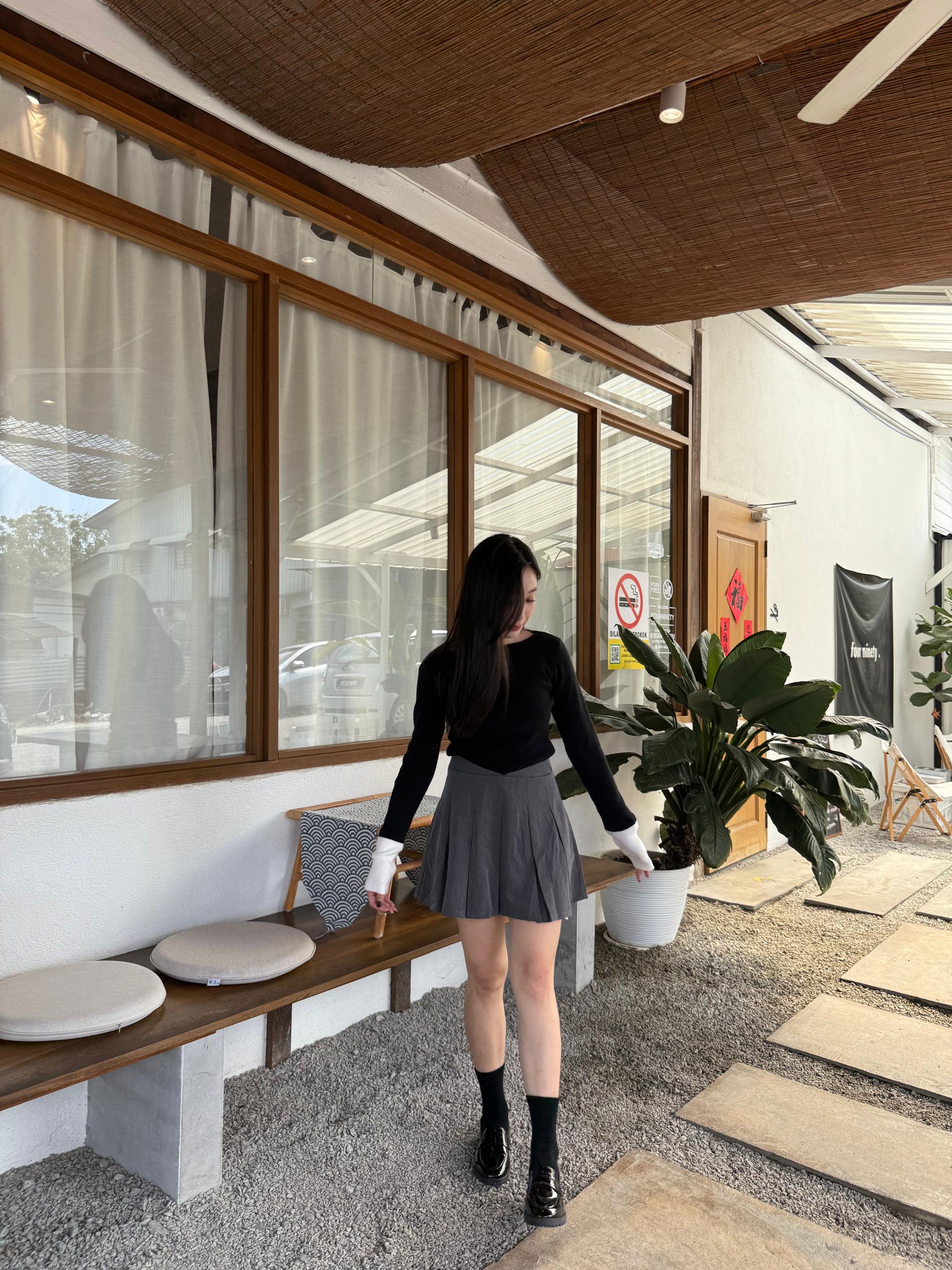 0118 STELLA PLEATED SKIRT